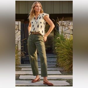 Evereve Olive Utility barrel pants
